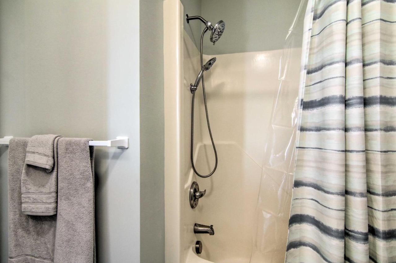 Airy Ocean City Condo On Canal Front With Deck! Eksteriør bilde