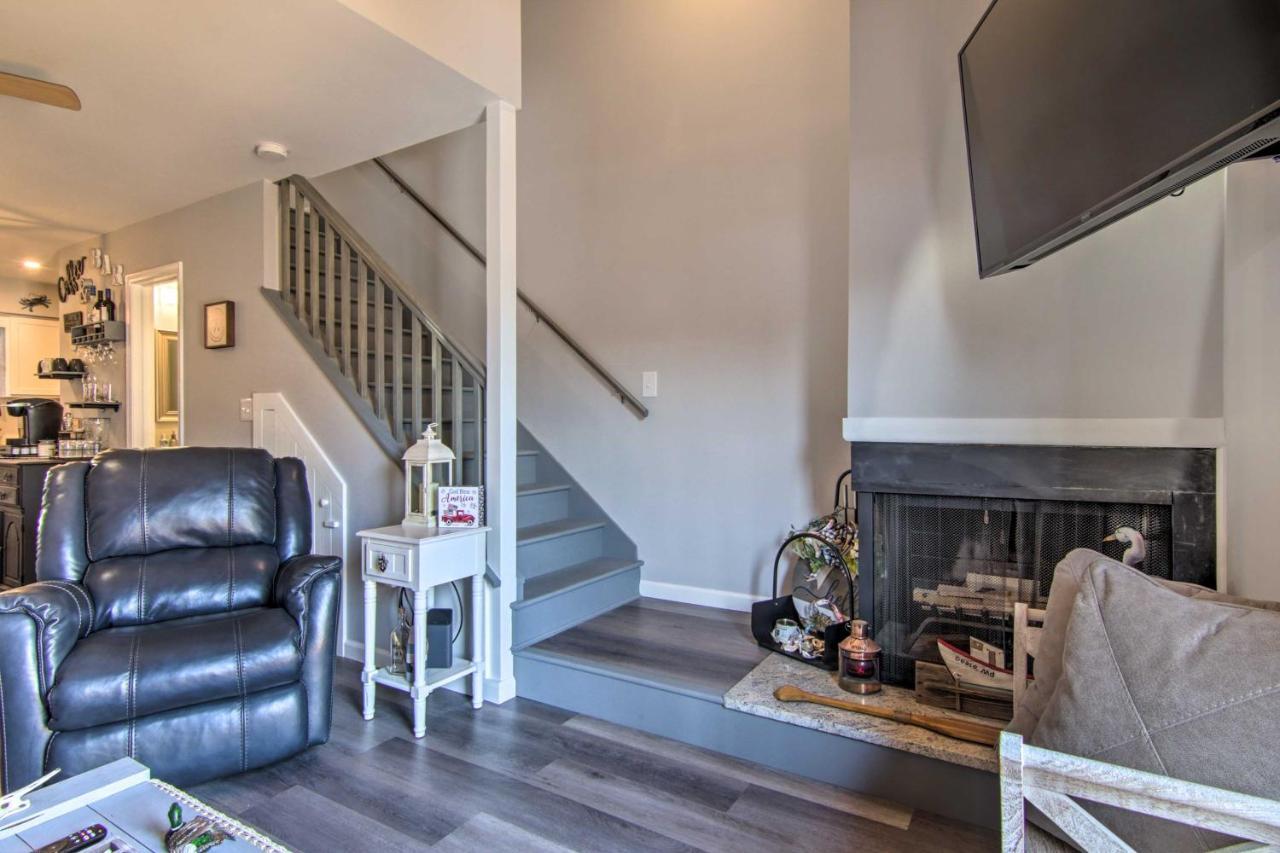 Airy Ocean City Condo On Canal Front With Deck! Eksteriør bilde