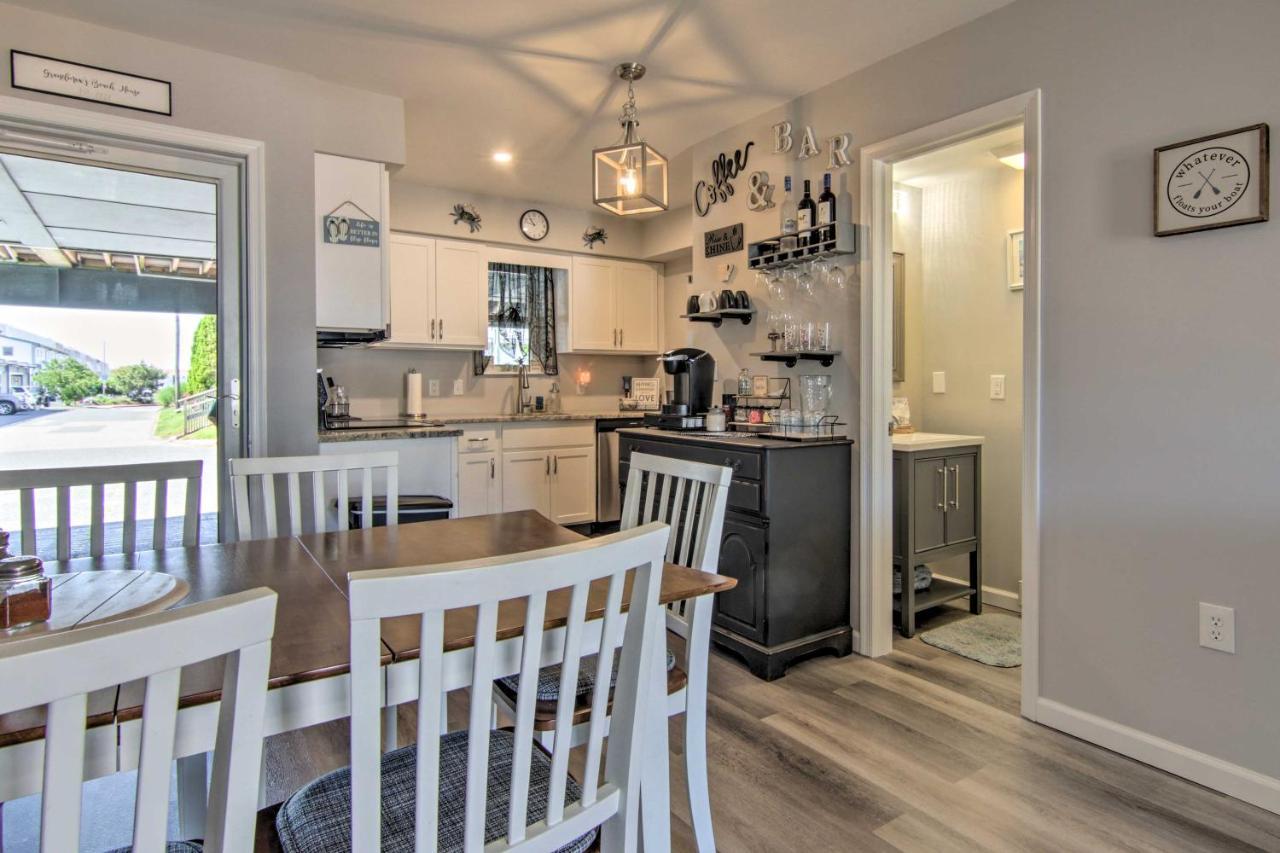 Airy Ocean City Condo On Canal Front With Deck! Eksteriør bilde