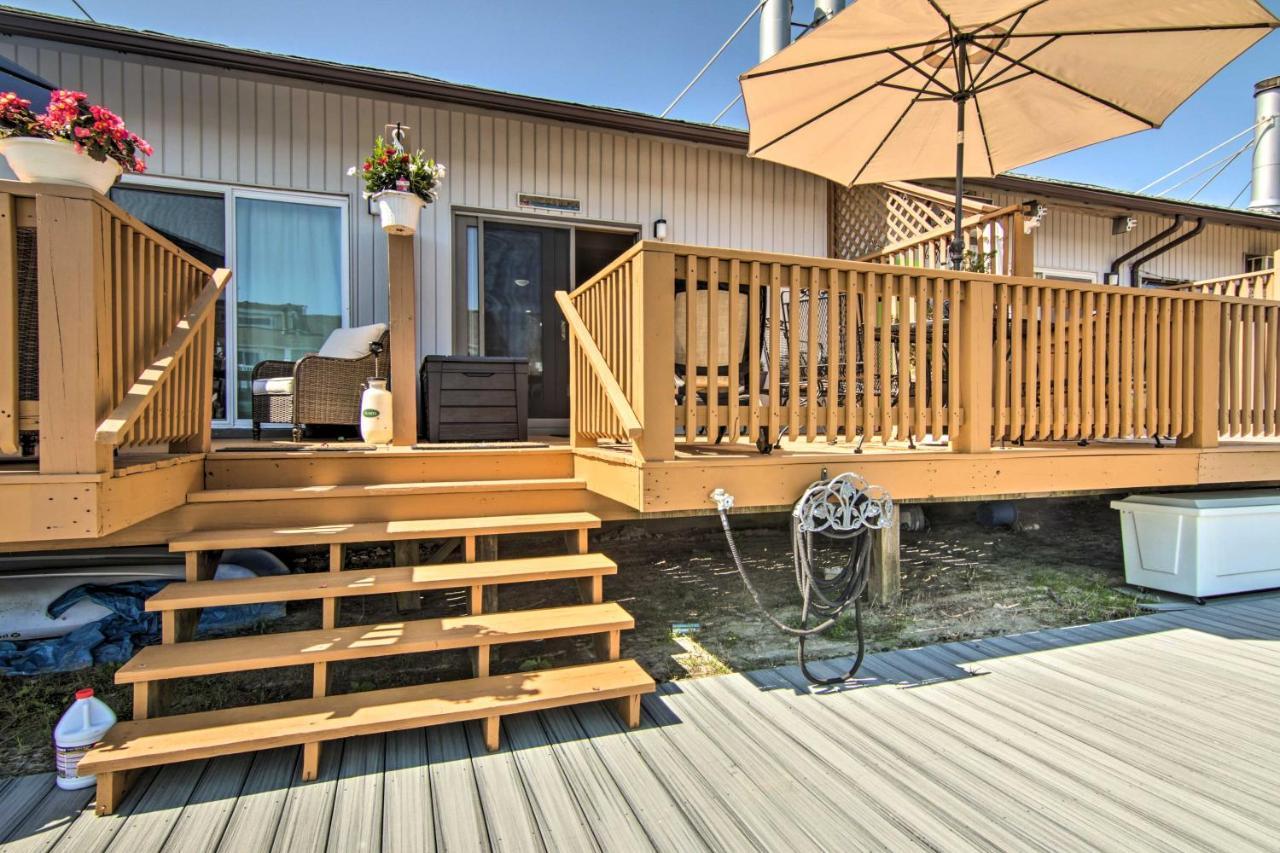 Airy Ocean City Condo On Canal Front With Deck! Eksteriør bilde